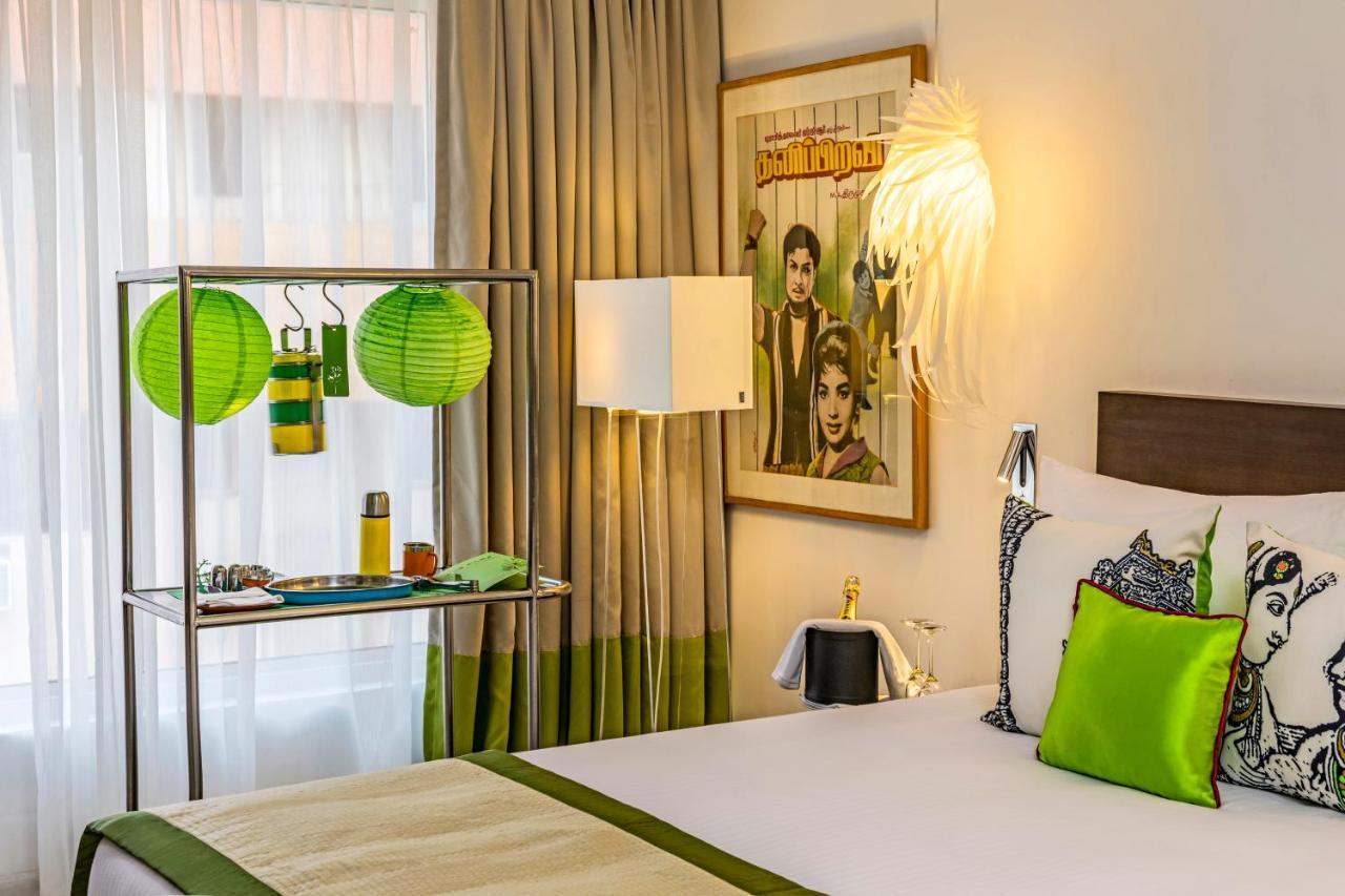 The Park Chennai Otel Dış mekan fotoğraf A room at the hotel