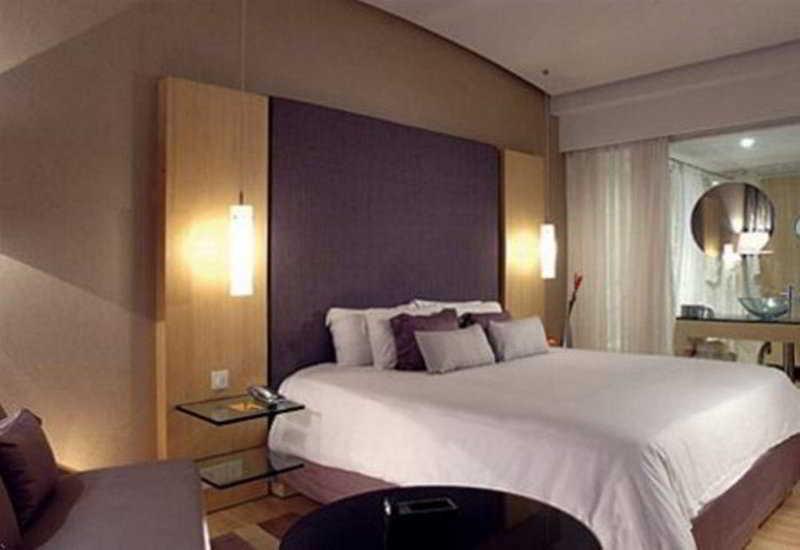 The Park Chennai Otel Dış mekan fotoğraf A bedroom at the hotel