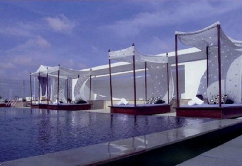 The Park Chennai Otel Dış mekan fotoğraf The pool at the hotel